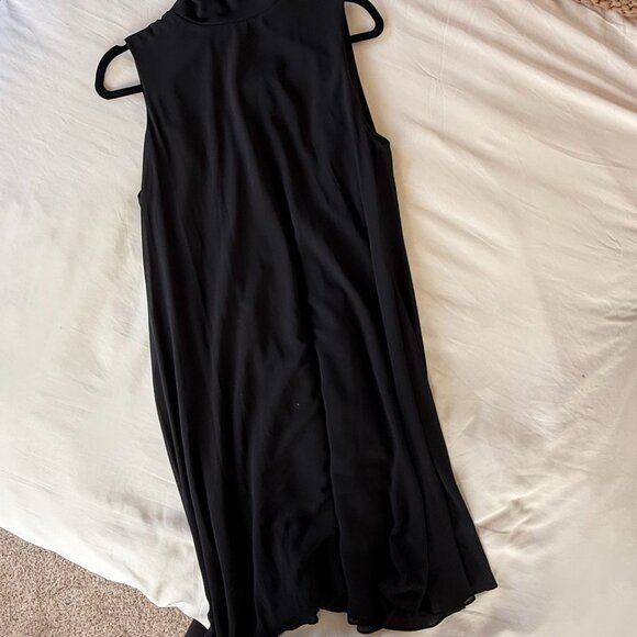 Mock Neck Chiffon Trapeze Dress - Picture 5 of 11